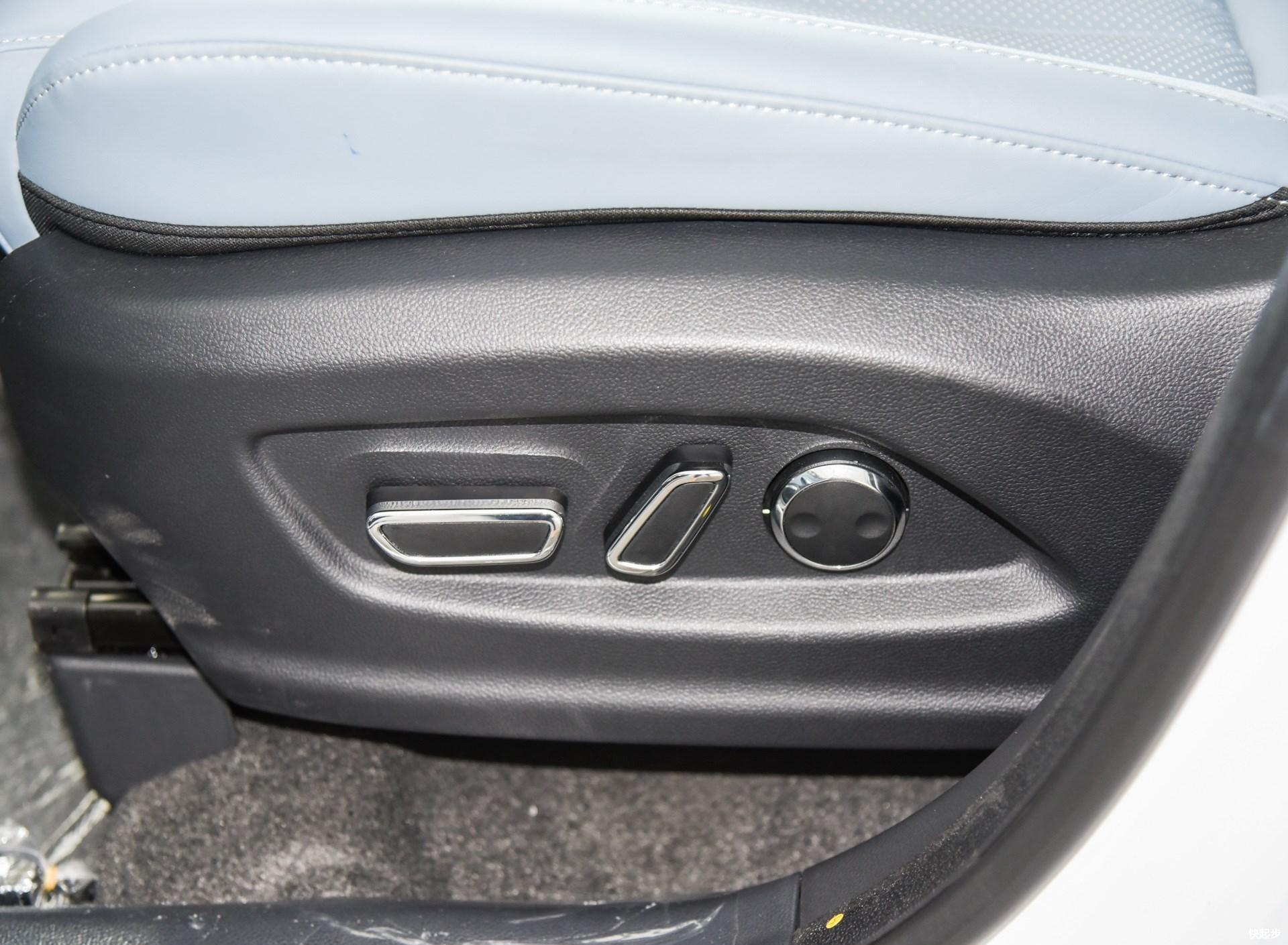 長安汽車-長安CS75PHEV