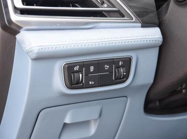 長安汽車-長安CS75PHEV