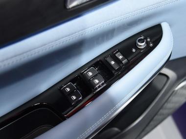 長安汽車-長安CS75PHEV