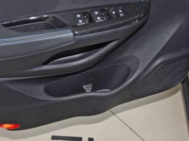長安汽車-長安CS15EV