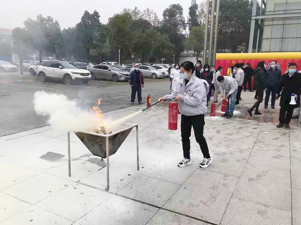 東風乘用車公司開展消防應急疏散演練