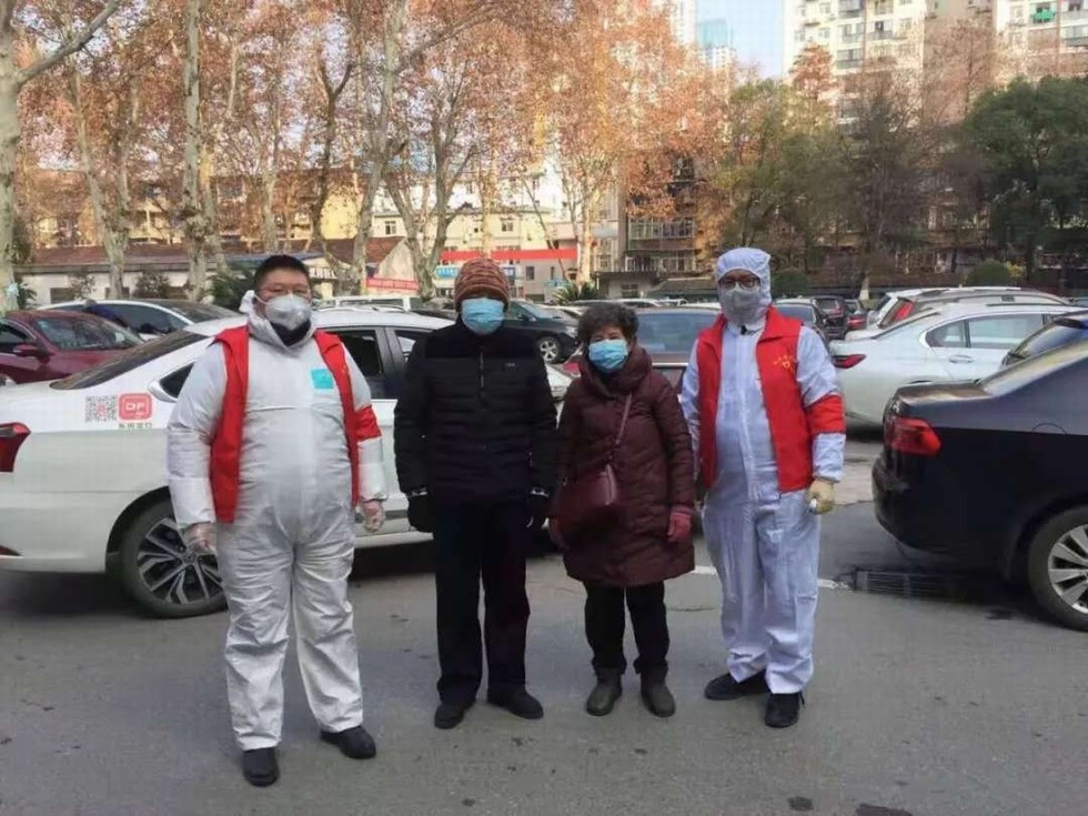 一抹“志愿紅” 溫暖戰疫路-東風志愿者積極參與疫情防控綜述