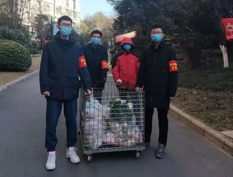一抹“志愿紅” 溫暖戰疫路-東風志愿者積極參與疫情防控綜述