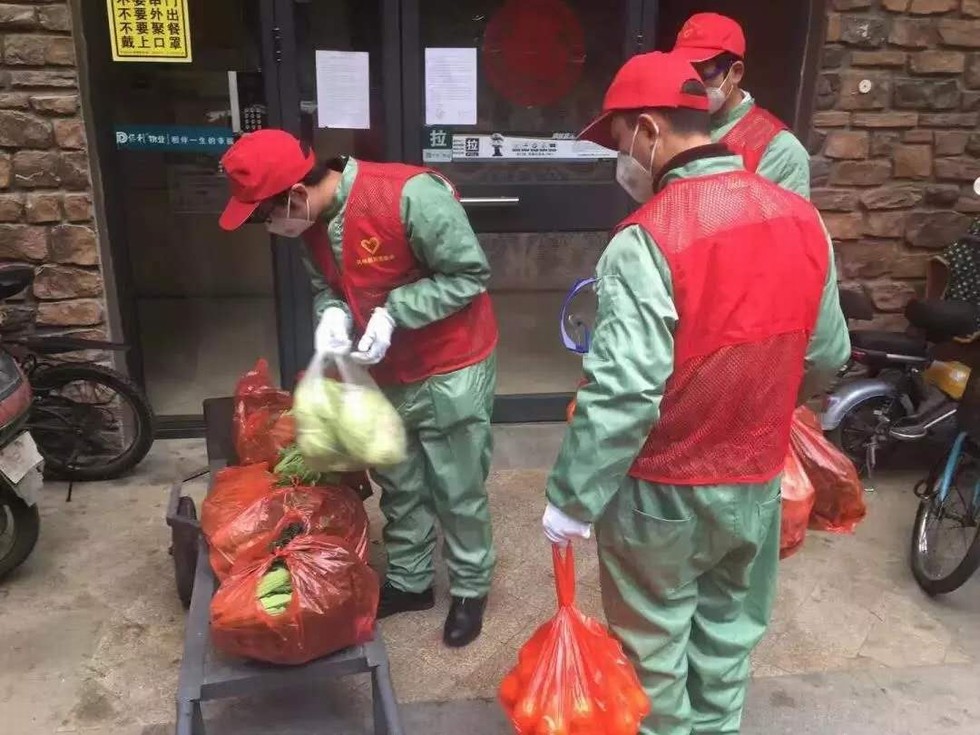 一抹“志愿紅” 溫暖戰疫路-東風志愿者積極參與疫情防控綜述