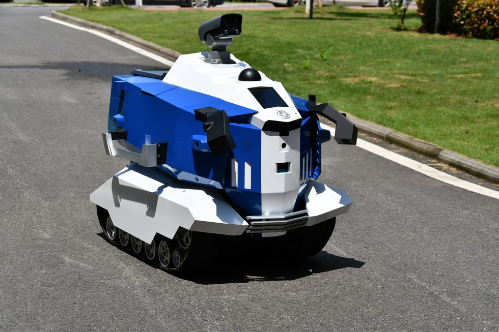 東風Sharing-Smart無人清掃車、無人巡邏車亮相