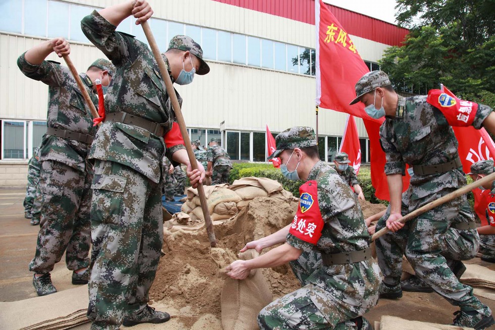 抗洪搶險 東風民兵準備好了