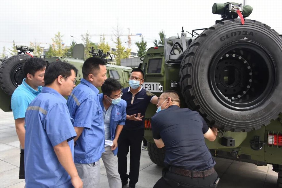 公安部維和警隊領導考察東風特裝