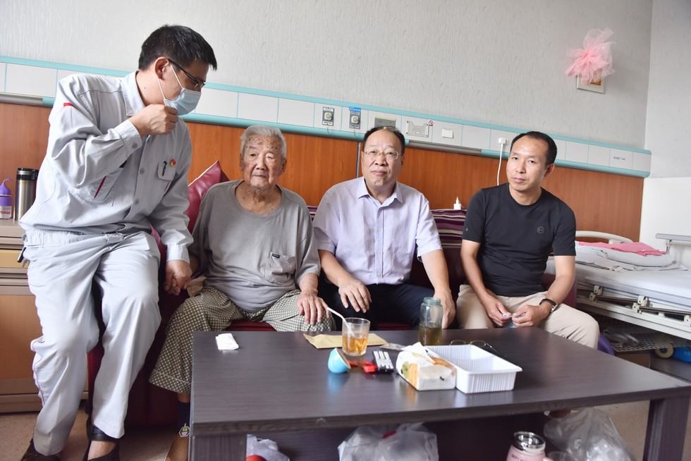 傳承抗戰精神 東風公司走訪慰問抗戰老戰士