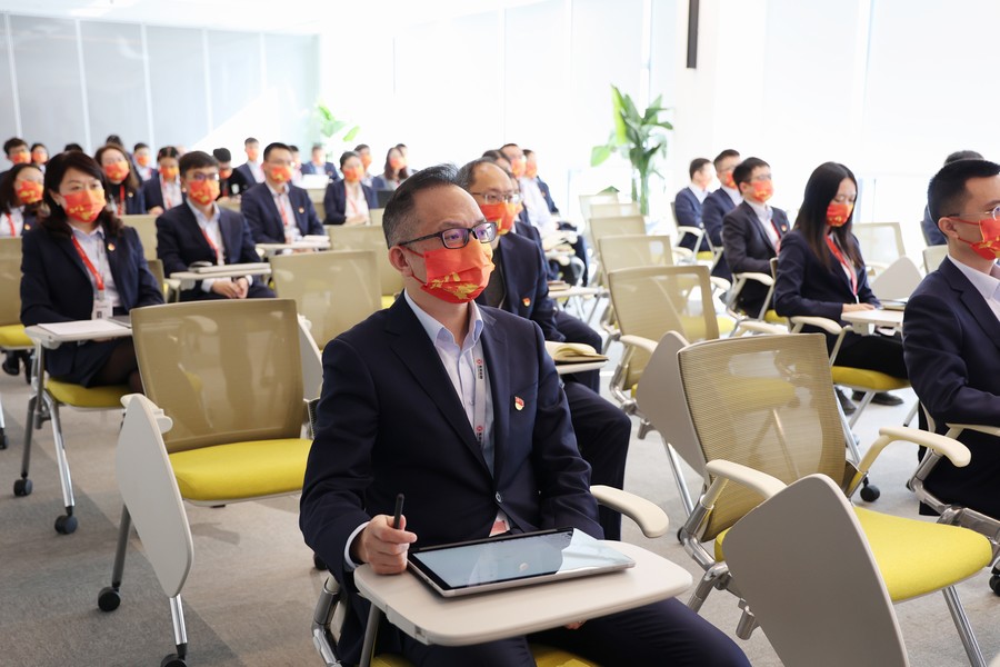 掀起學習十九屆六中全會精神熱潮