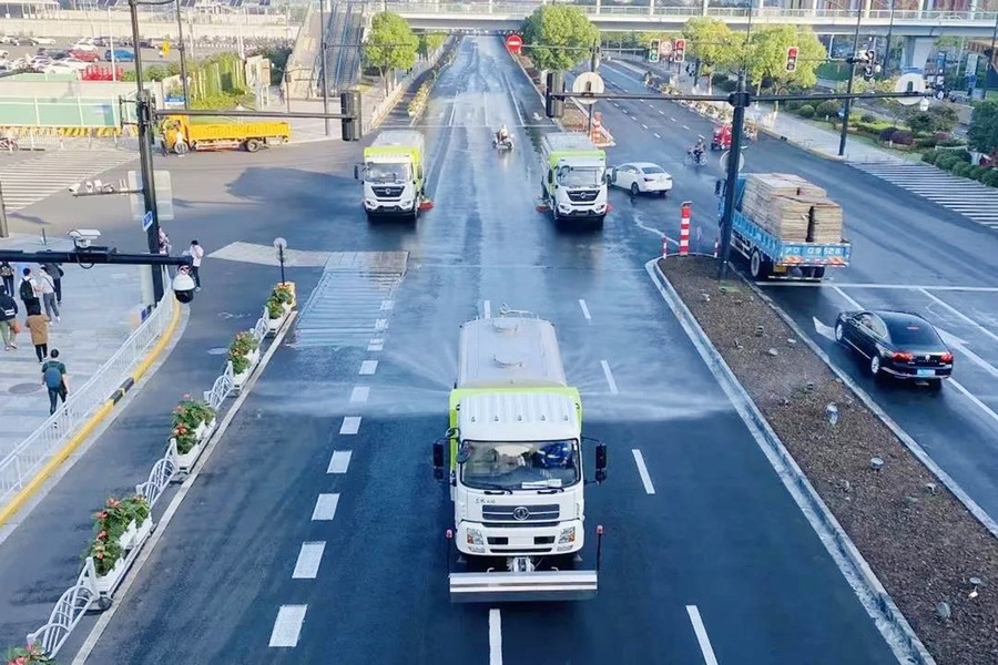 東風商用車環衛車 讓進博會更“凈”