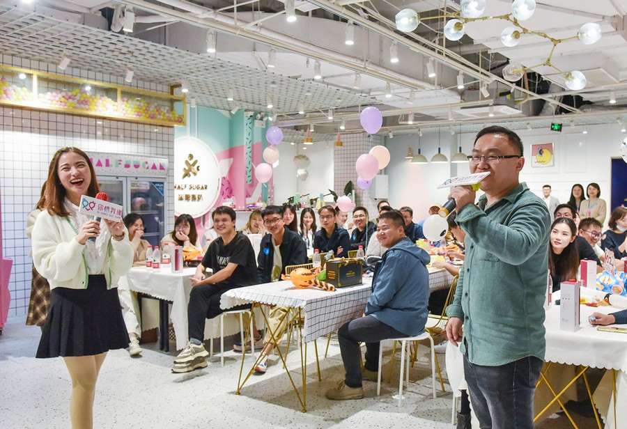 “東風(fēng)情緣 星云有你”——青年聯(lián)誼主題派對甜蜜舉行