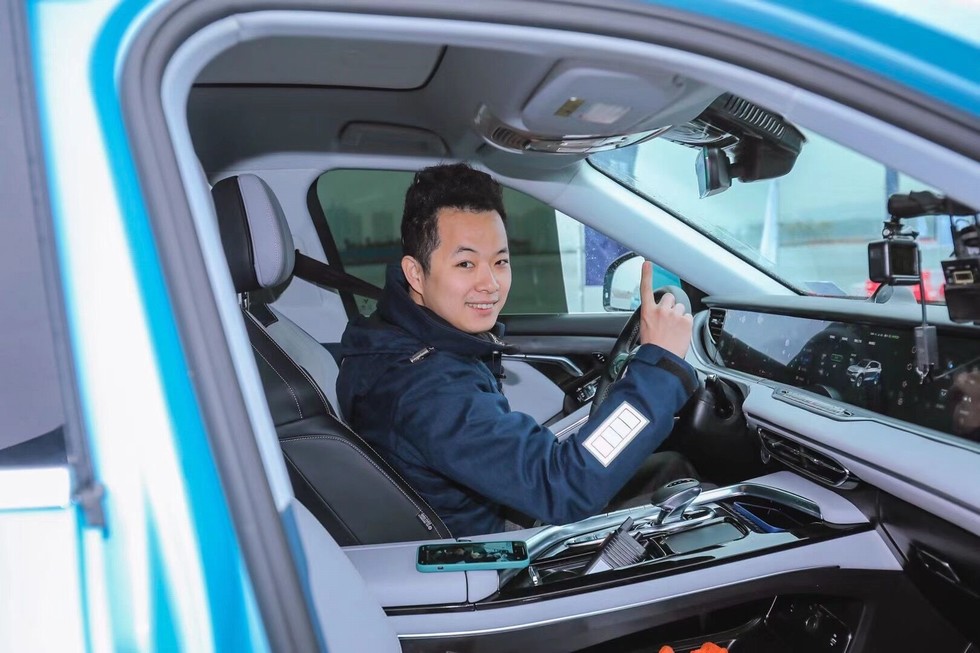 嵐圖FREE開展道路強(qiáng)化耐久試驗(yàn)