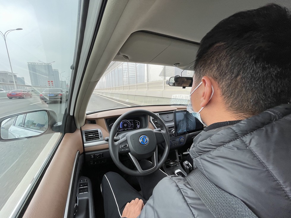 東風自動駕駛出租車開始接單