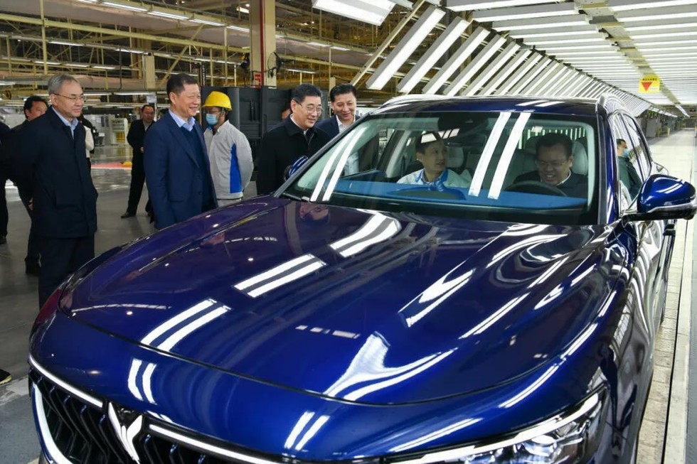武漢市委副書記、市長程用文調研嵐圖汽車和東風云峰項目