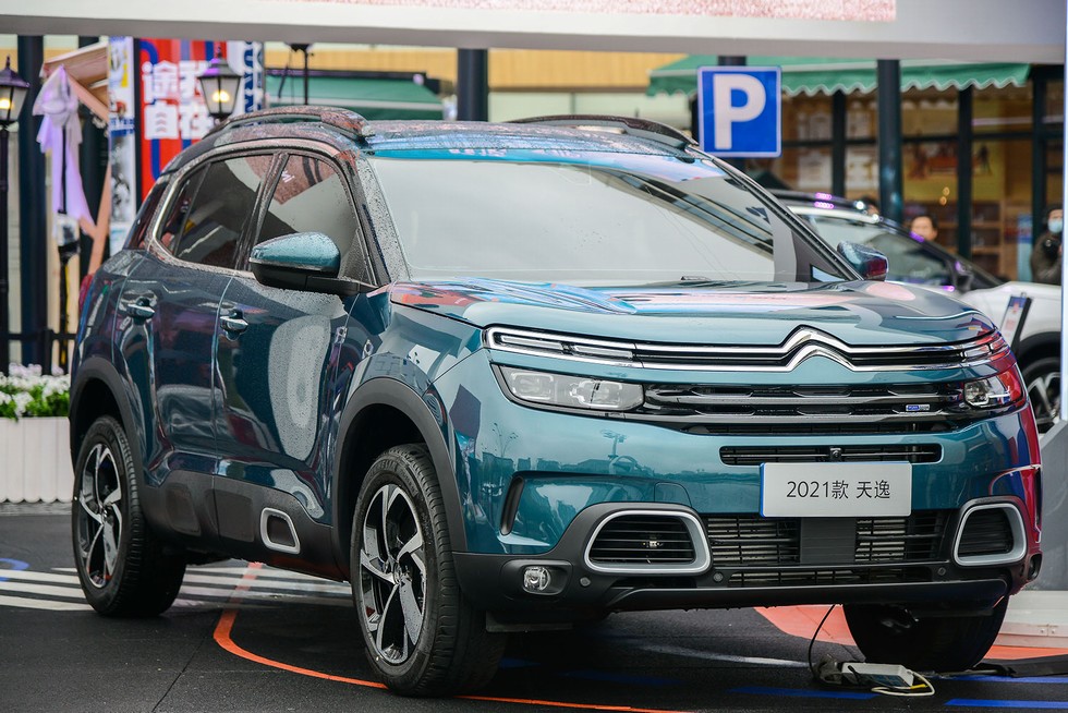 東風雪鐵龍2021款天逸C5 AIRCROSS煥新上市