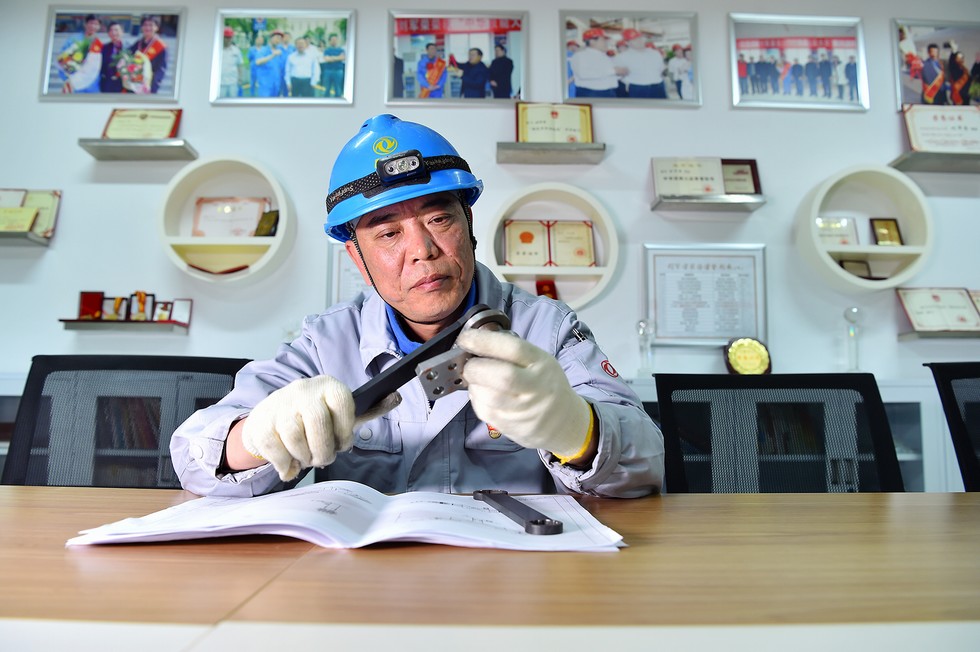 ??【東風工匠】銑工大師劉軍榮
