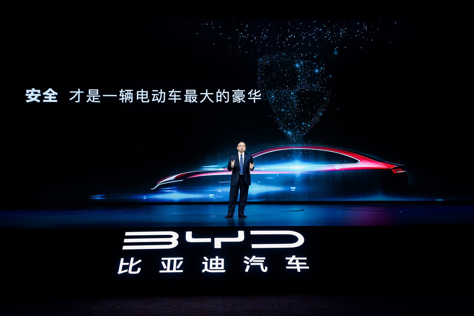 四車齊發(fā)，佩刀·安天下-比亞迪宣布純電全系搭載刀片電池