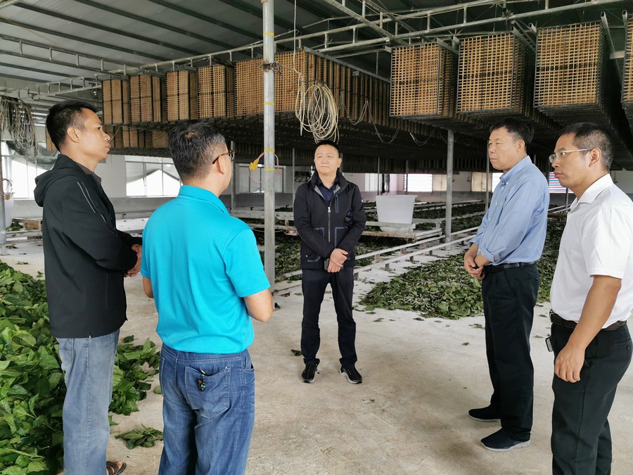?【我是黨員 我在東風】劉鵬：汗灑脫貧路 再苦再累也值得