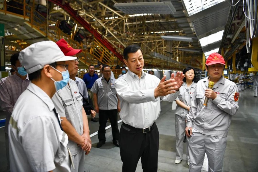 竺延風調研東風乘用車公司