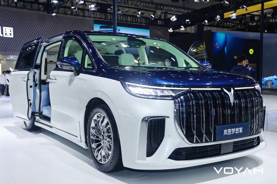 嵐圖雙車型出擊海口車展