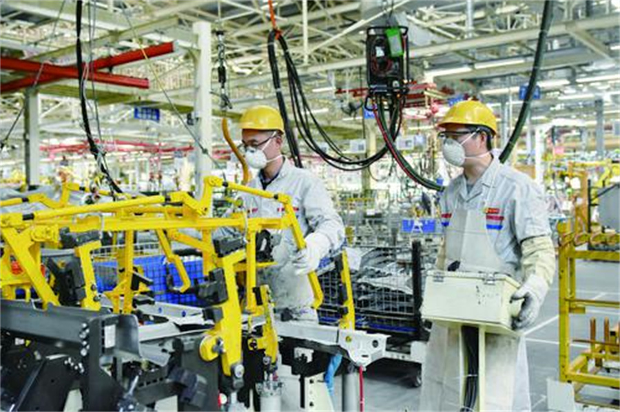 專訪全國人大代表、神龍公司武漢工廠焊裝鈑金工楊祉剛