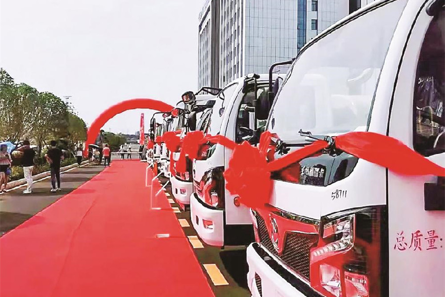 東風汽車股份攜手湖北程力集團舉辦新產品發布會暨現場促銷活動