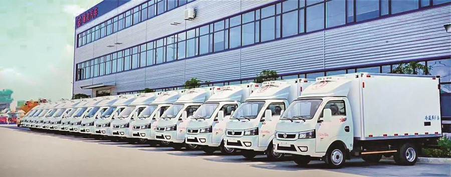 東風(fēng)途逸冷藏車批量交付甘肅大客戶