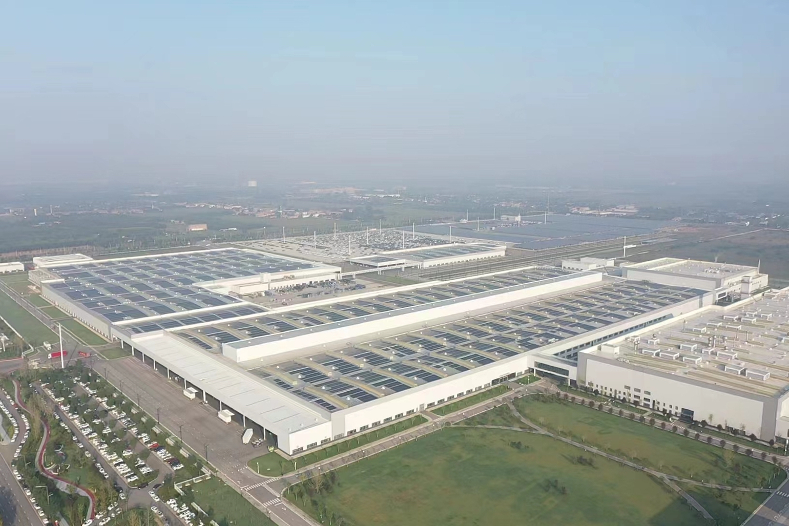 踐行零碳目標，吉利西安工廠超級光伏電站建成投用