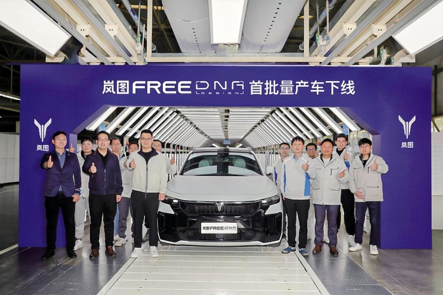 嵐圖FREE DNA首批量產車下線