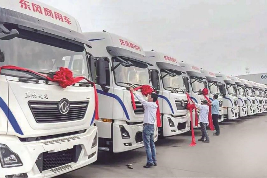 東風天龍KL新能源牽引車批量交付