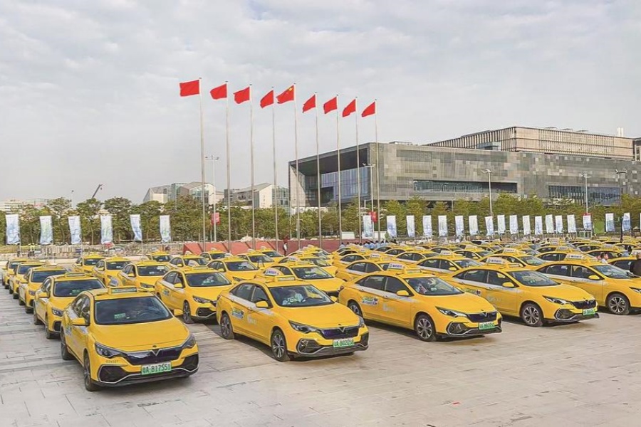 啟辰D60EV換電出租車大批量簽約交付