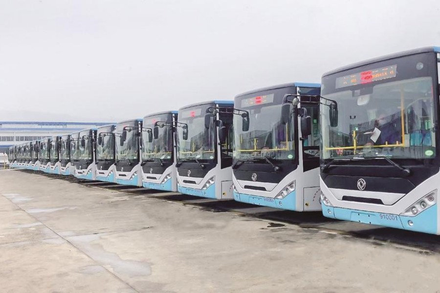 東風(fēng)特汽純電動(dòng)公交車(chē)批量交付