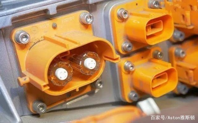從一輛10萬公里蔚來ES8拆解,看純電動汽車的高壓電安全設計