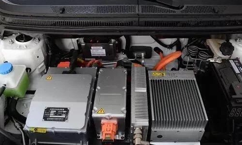 32萬公里對(duì)比測(cè)試！燃油車VS電動(dòng)車，開哪種車更省錢？
