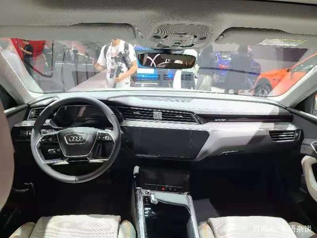 廣州車展上的進口電動汽車，400多馬力，續航近500KM的奧迪e-tron