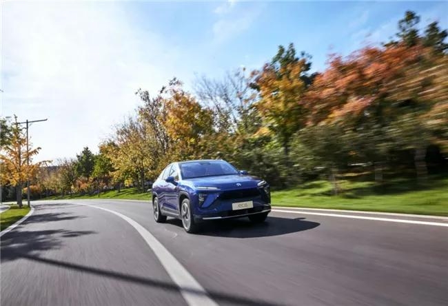 新能源汽車硝煙彌漫：傳統(tǒng)車企強勢抗衡造車新勢力