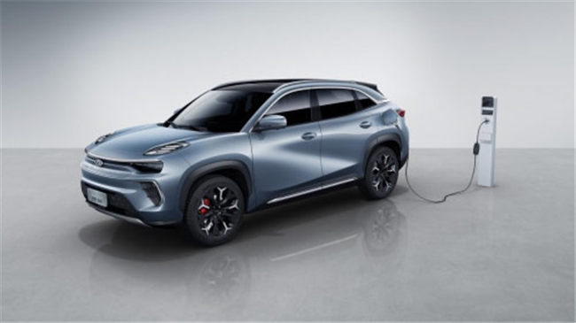 新能源汽車硝煙彌漫：傳統(tǒng)車企強勢抗衡造車新勢力