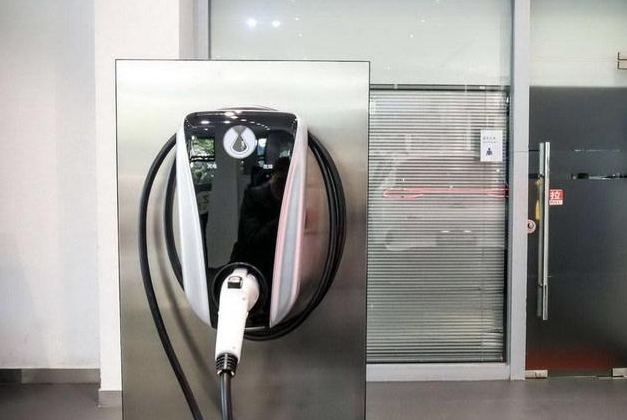 純電動(dòng)汽車快充和慢充一般需要多長(zhǎng)時(shí)間充滿？