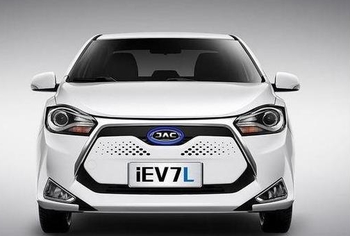 外觀時尚運動，續航是短板，全新A級電動轎車江淮iEV7L上市