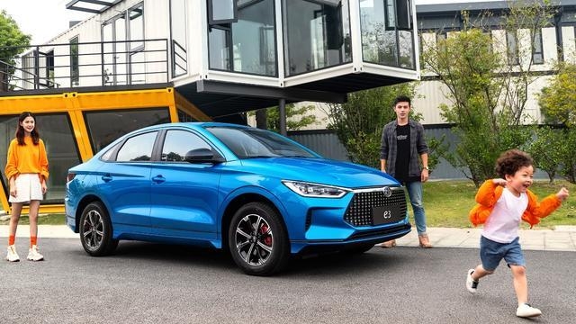 全家人的魅力擔當！比亞迪e3這樣的電動汽車誰能不愛？