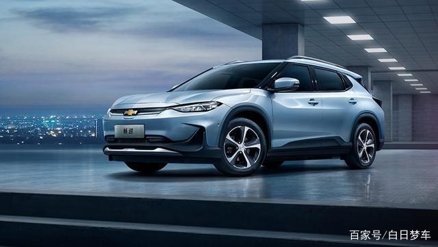 工程師造電動車的樣子，就像你小時候玩四驅車的樣子