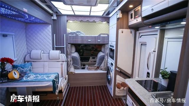 續(xù)航500公里的新能源房車(chē)，自帶“發(fā)電機(jī)”充電省事兒，住一家6口