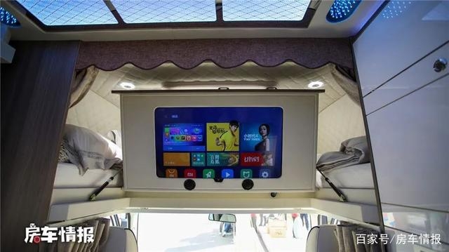續(xù)航500公里的新能源房車(chē)，自帶“發(fā)電機(jī)”充電省事兒，住一家6口