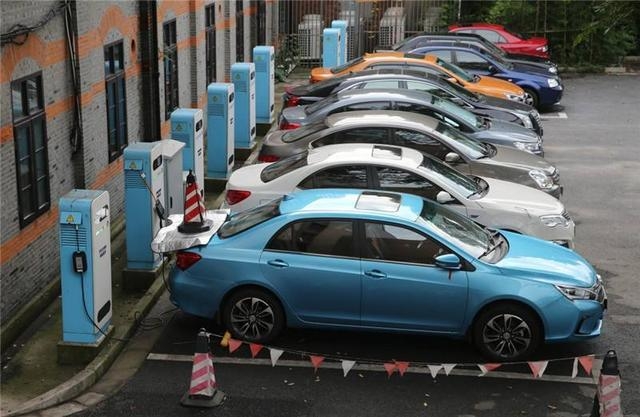 補貼延長2年！新能源汽車再獲政策利好，何小鵬表示“感謝政府”