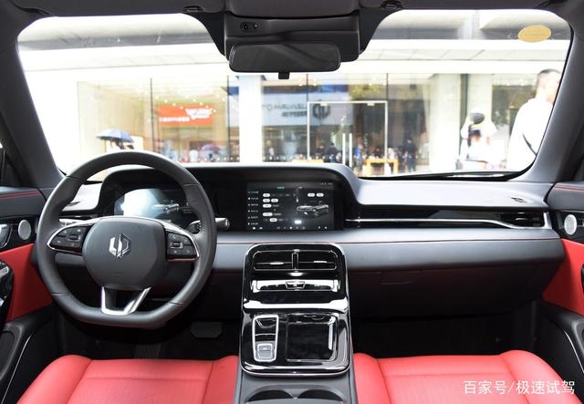 外觀個(gè)性，內(nèi)飾科技，這款雙門轎跑風(fēng)格的純電動(dòng)轎車怎么樣？
