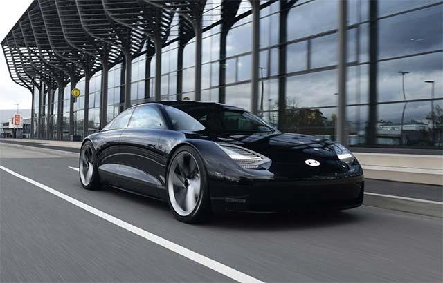 這款名叫“預(yù)言”的概念車揭示了現(xiàn)代汽車未來電動車?yán)砟?></p><p style=