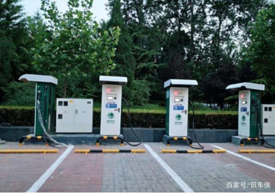 電動汽車開到?jīng)]電再充，還是隨用隨充？做對了電池壽命延長十年
