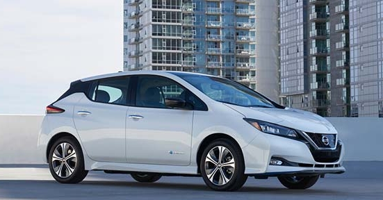 新日產(chǎn)LEAF在CCT100大獎(jiǎng)中被評(píng)為年度電動(dòng)汽車(chē)