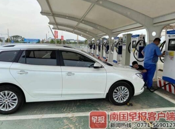 好消息!南寧機場接站停車場有了充電樁,電動汽車1個小時可“喂飽”
