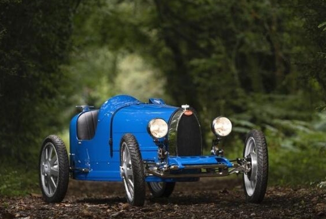 豪華汽車品牌Bugatti（布加迪）推出最高時速60公里兒童電動車